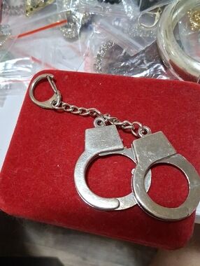 Source Unknown Silver Handcuff Keychain Charm
